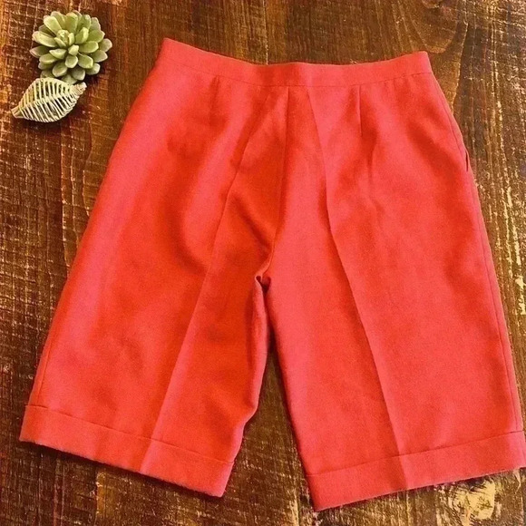Liliana Castellano | Red Alpaca/Merino Wool Blend Bermuda Shorts - Picture 3 of 6
